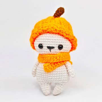 Beer met Pompoen Hoed PDF Haken Patroon Gratis (1)